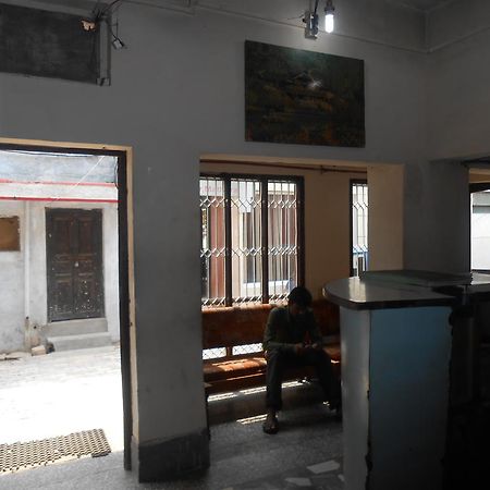 Gaurav Guest House Mathura Extérieur photo