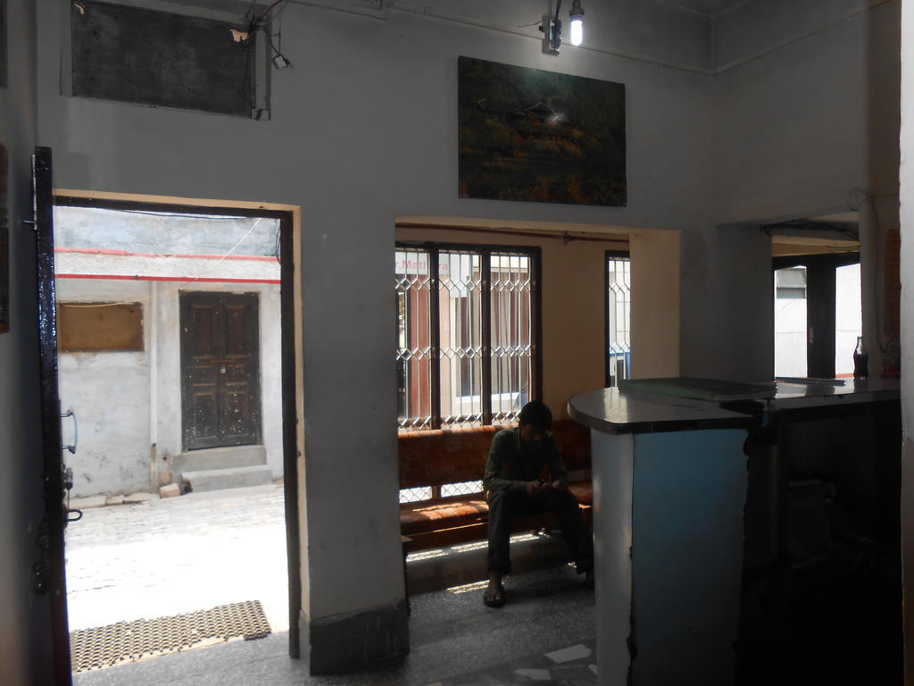 Gaurav Guest House Mathura Extérieur photo